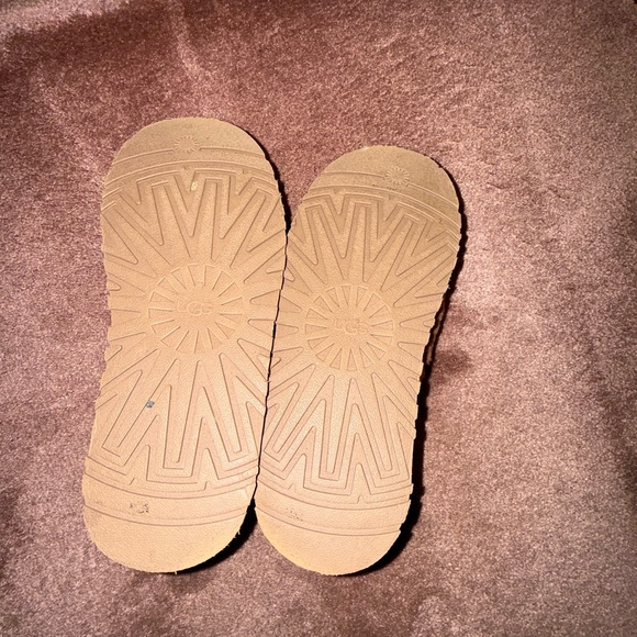 UGG Tazz Slipper
Heritage Braid Hardwood (Women's) - Picture 3 of 5